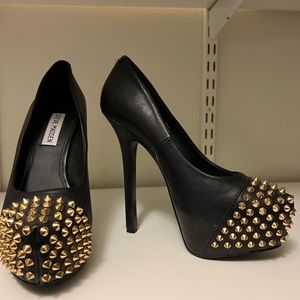 Steve Madden Black And Gold Stud Heels
